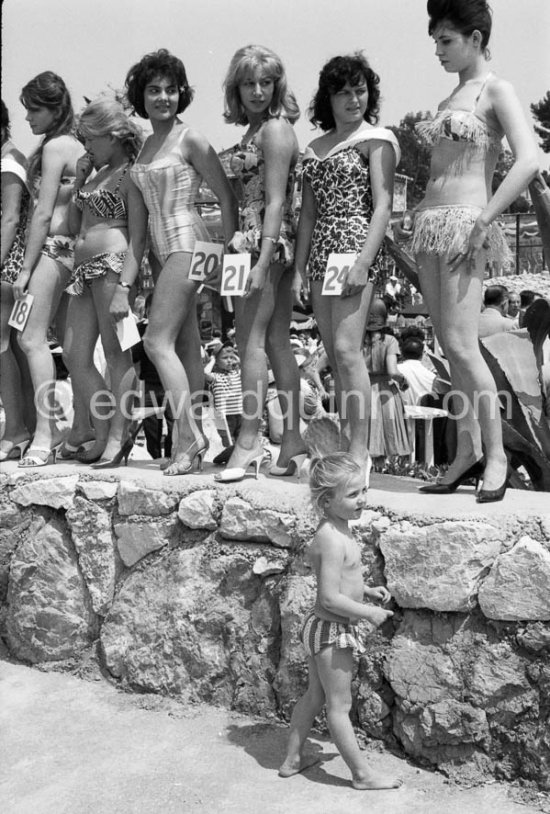 Miss contest. Cannes 1960 - Photo by Edward Quinn