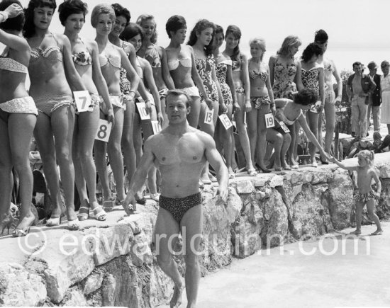 Miss contest. Cannes 1960 - Photo by Edward Quinn