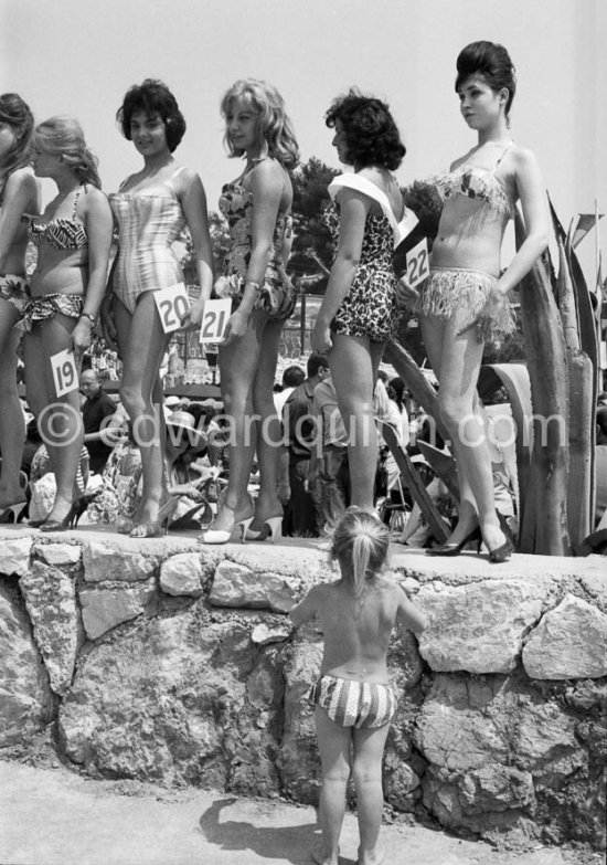 Miss contest. Cannes 1960 - Photo by Edward Quinn