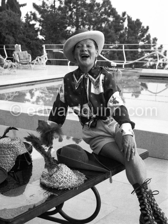 La Môme Moineau (the kid sparrow), "the richest woman of the Côte d\'Azur", former flower seller, married to Mr. Benítez-Rexach, Dominican ship building millionaire. Cannes 1954. - Photo by Edward Quinn