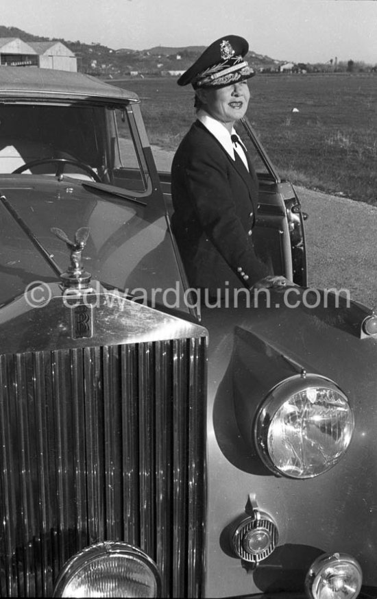 La Môme Moineau (the kid sparrow), "the richest woman of the Côte d'Azur", former flower seller married to Mr. Benítez-Rexach, Puerto Rican ship building millionaire. Cannes Airport 1954. With one of her husbands gifts, a 1948 Rolls-Royce Silver Wraith, #LWAB63, 1950 Drophead Coupé Franay. Detailed info on this car by expert Klaus-Josef Rossfeldt see About/Additional Infos. - Photo by Edward Quinn