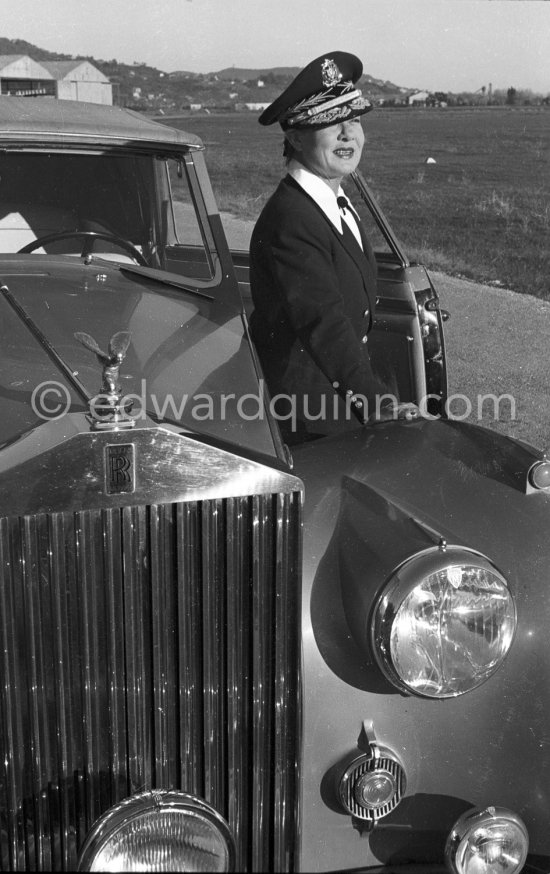 La Môme Moineau (the kid sparrow), "the richest woman of the Côte d\'Azur", former flower seller married to Mr. Benítez-Rexach, Dominican ship building millionaire. Cannes Airport 1954. With one of her husbands gifts, a 1948 Rolls-Royce Silver Wraith, #LWAB63, 1950 Drophead Coupé Franay. Detailed info on this car by expert Klaus-Josef Rossfeldt see About/Additional Infos. - Photo by Edward Quinn