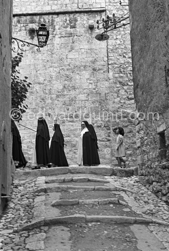 Procession. Monaco 1951 - Photo by Edward Quinn