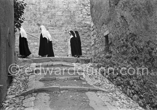 Procession. Monaco 1951 - Photo by Edward Quinn