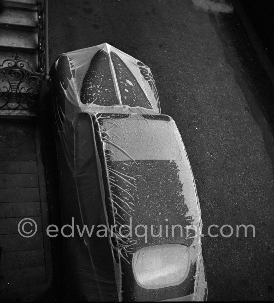 - Photo by Edward Quinn