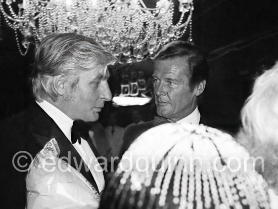 Roger Moore and Gunter Sachs. Wedding Party of Curd Jürgens and Margie, La Vieille Bastide, Saint-Paul-de-Vence 1978 - Photo by Edward Quinn