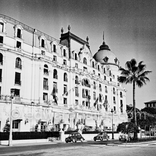 Hotel Negresco. Promenade des Anglais. Nice about 1952. Car: Renault 4CV 1950, Simca 8 Berline, 1947-48 Simca 8 Canadienne - Photo by Edward Quinn