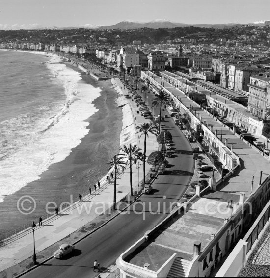 Promenade des Anglais. Nice in the \'50s. - Photo by Edward Quinn