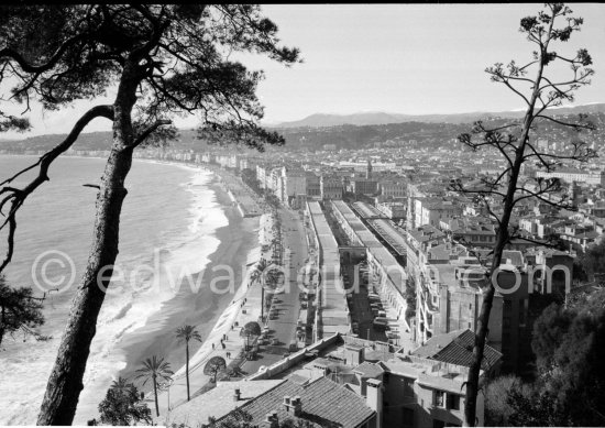 Promenade des Anglais. Nice in the \'50s. - Photo by Edward Quinn