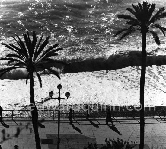Promenade des Anglais in Nice in the \'50s. - Photo by Edward Quinn