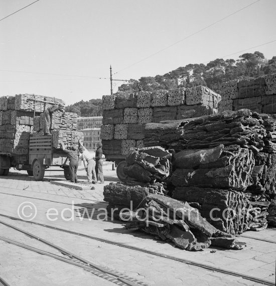 Cork from Corsica unloaded. Nice harbor 1951 - Photo by Edward Quinn