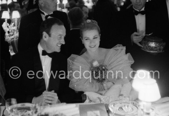 Once a love affair: Princess Grace of Monaco, formerly actress Grace Kelly and David Niven. He was one of Grace Kelly’s old Hollywood friends. Niven and his wife every year made the journey from America especially to visit her. They were present at Monte Carlo for the "Bal à l’Opéra". Monte Carlo 1959. - Photo by Edward Quinn