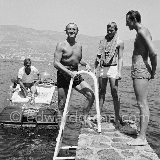 David Niven with his sons David Jr. and Jamie. Saint-Jean-Cap-Ferrat 1961. - Photo by Edward Quinn