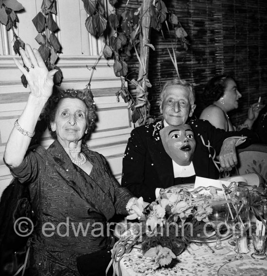 A cheerful couple at the Sporting Club Monte Carlo, 1954. - Photo by Edward Quinn