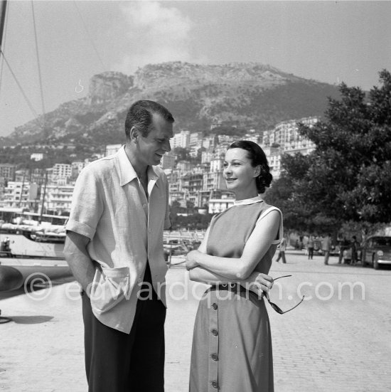 Sir Laurence Olivier and and his wife Vivien Leigh. Monaco 1953. - Photo by Edward Quinn