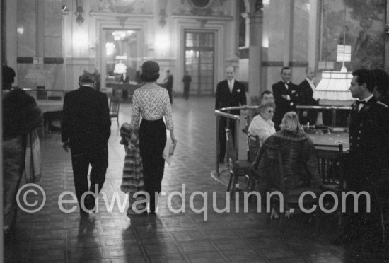 Aristotle Onassis and Maria leaving the ballet gala evening. Monte Carlo 1960. - Photo by Edward Quinn