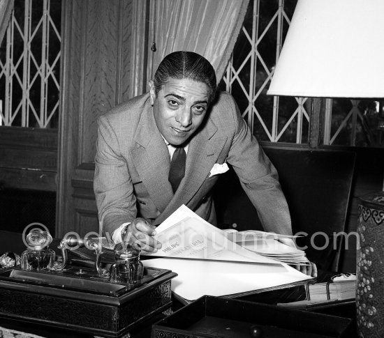 Aristotle Onassis at his Château de la Croë. Cap d\'Antibes 1954. - Photo by Edward Quinn