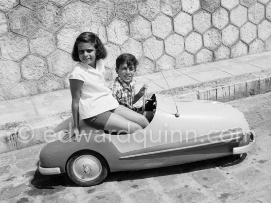 Aristotle Onassis and Tina Onassis' children Alexander and Christina. Monaco harbor 1957. - Photo by Edward Quinn