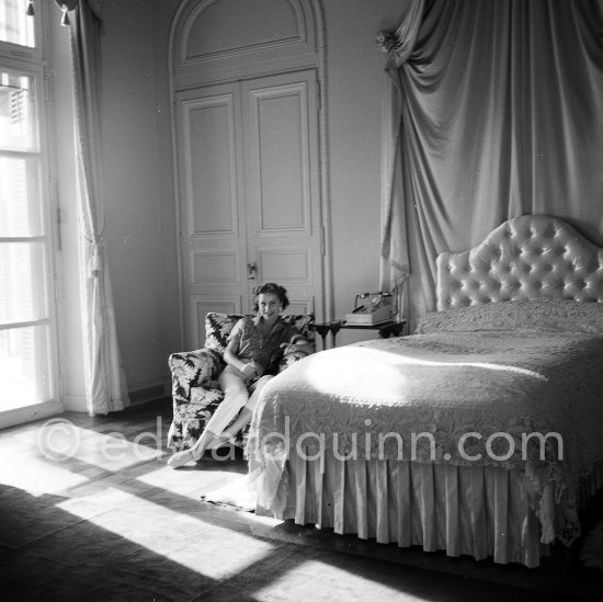 Tina Onassis. Château de la Croë. Villefranche 1954. Aristotle Onassis owned the château from 1950 to 1957, selling it after his wife, Tina found him in bed with her friend, the socialite Jeanne Rhinelander. - Photo by Edward Quinn