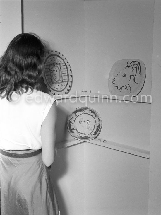 Ceramic exposition Vallauris 1952. - Photo by Edward Quinn