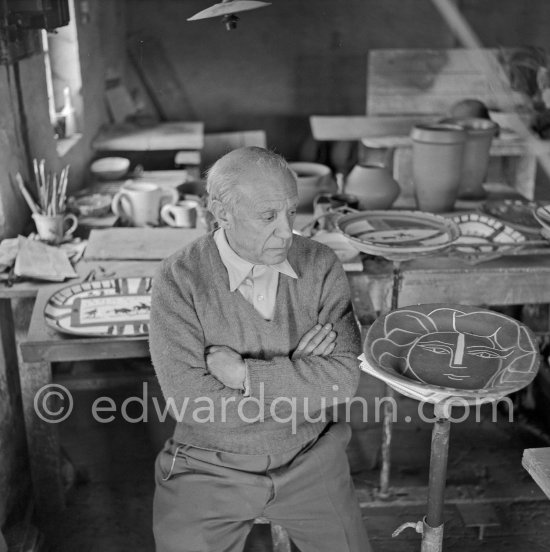 Pablo Picasso at work at the Madoura pottery in Vallauris. 23.3.1953. - Photo by Edward Quinn