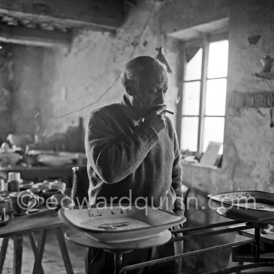 Pablo Picasso at work at the Madoura pottery. Vallauris 23.3.1953. - Photo by Edward Quinn