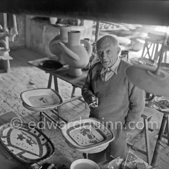 Pablo Picasso at work at the Madoura pottery. Vallauris 23.3.1953. - Photo by Edward Quinn