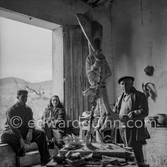 Pablo Picasso, Paulo Picasso and Françoise Gilot at Le Fournas, Vallauris 1953. - Photo by Edward Quinn