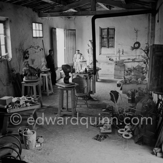 Pablo Picasso at the sculpture studio Le Fournas, Vallauris 1953. - Photo by Edward Quinn