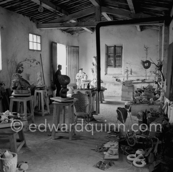 Paulo Picasso and Pablo Picasso. Le Fournas, Vallauris 1953. - Photo by Edward Quinn