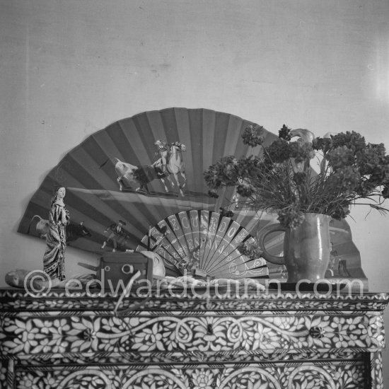 A ceramic figurine of a catalan woman on a shelf in Pablo Picasso’s house La Galloise, Vallauris 16.4.1953. (see also photo of a catalan woman like Pic530202). With the Rolleiflex of Edward Quinn. - Photo by Edward Quinn