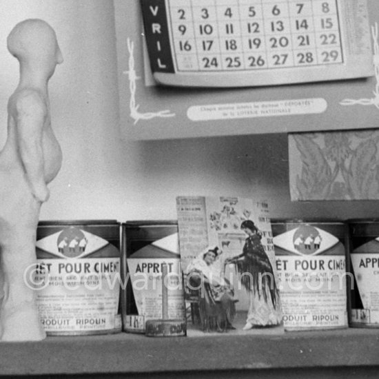 Photo of a catalan woman like 94D_32 and 94D_08. Studio Le Fournas, Vallauris 1953. - Photo by Edward Quinn