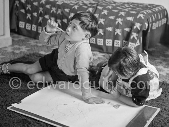 Drawing lesson given by Pablo Picasso to his children Claude Picasso and Paloma Picasso. La Galloise, Vallauris 16.4.1953. - Photo by Edward Quinn