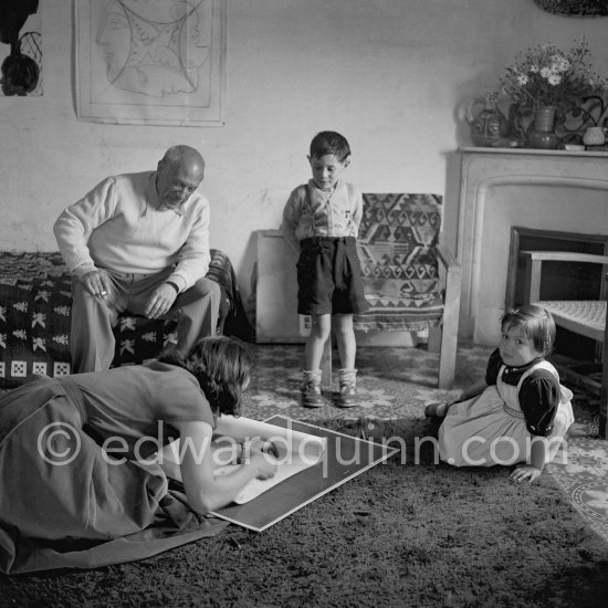 Drawing lesson given by Pablo Picasso and Françoise Gilot to Claude Picasso and Paloma Picasso. La Galloise, Vallauris 16.4.1953. - Photo by Edward Quinn