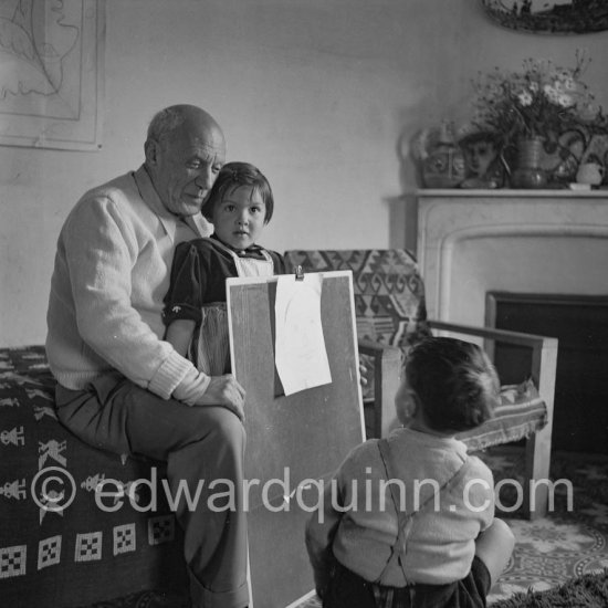 Drawing lesson given by Picasso to his children Claude and Paloma. Villa la Galloise. Vallauris 1953. - Photo by Edward Quinn