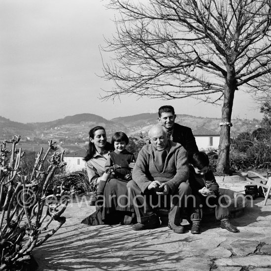 Pablo Picasso, Françoise Gilot, Paulo Picasso, Claude Picasso and Paloma Picasso in the garden of La Galloise, Vallauris 1953. - Photo by Edward Quinn