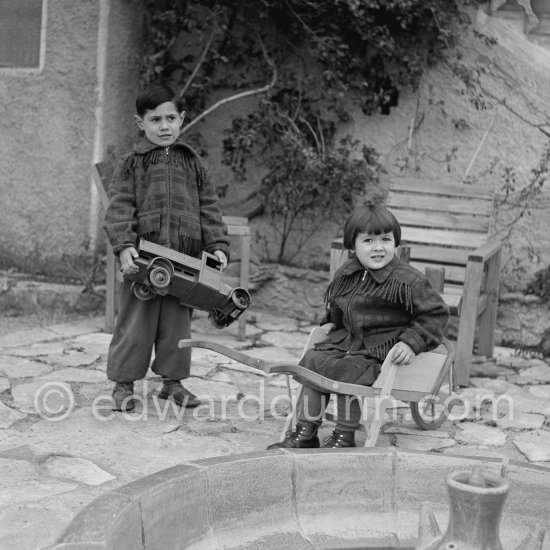 Claude Picasso and Paloma Picasso in the garden of La Galloise. Vallauris 1953. - Photo by Edward Quinn
