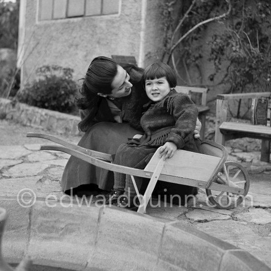 Françoise Gilot and Paloma Picasso in the garden of La Galloise. Vallauris 1953. - Photo by Edward Quinn