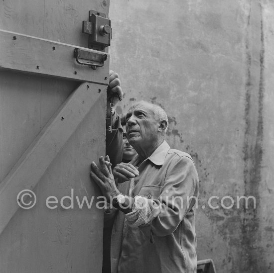 Pablo Picasso at the door of his sculpture studio Le Fournas. Vallauris 1953. - Photo by Edward Quinn
