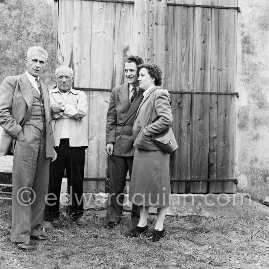 Pablo Picasso and not yet identified people. Vallauris 1953. - Photo by Edward Quinn