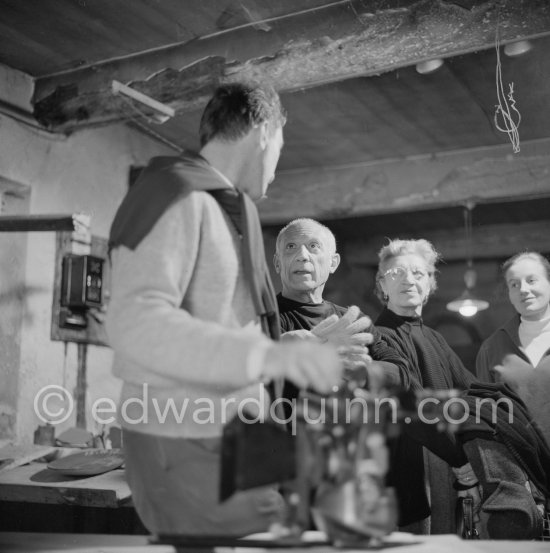 Luciano Emmer, Pablo Picasso, Totote (Jeanne Hugué), and Irène Rignault during filming of "Pablo Picasso", directed by Luciano Emmer. Madoura pottery, Vallauris 14.10.1953. - Photo by Edward Quinn