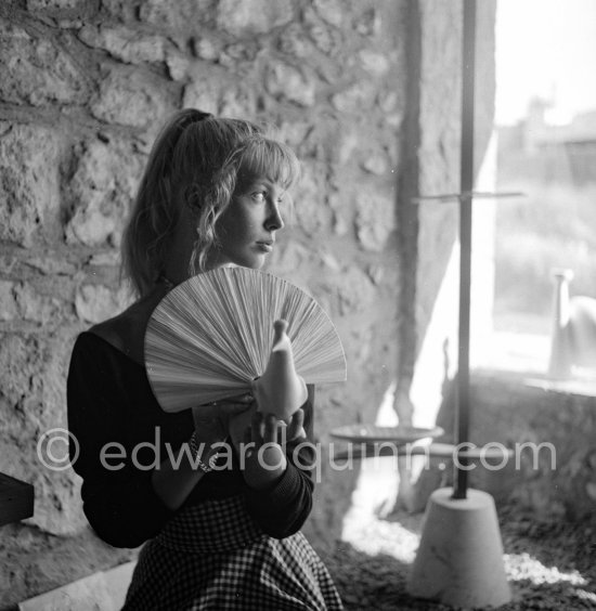 A young art student, Sylvette David, was chosen by Pablo Picasso as model in 1954. for a series of paintings and drawings. Vallauris 1954. - Photo by Edward Quinn