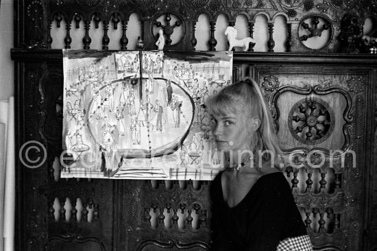 A young art student, Sylvette David, was chosen by Pablo Picasso as model in 1954 for a series of paintings and drawings. Vallauris 1954. - Photo by Edward Quinn