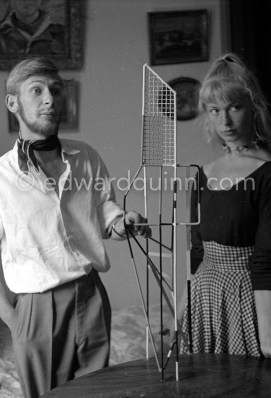 A young art student, Sylvette David, was chosen by Pablo Picasso as model in 1954 for a series of paintings and drawings. With her fiancée Toby Jellinek. Vallauris 1954. - Photo by Edward Quinn