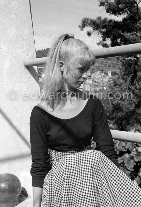 A young art student, Sylvette David, was chosen by Pablo Picasso as model in 1954. for a series of paintings and drawings. Vallauris 1954. - Photo by Edward Quinn