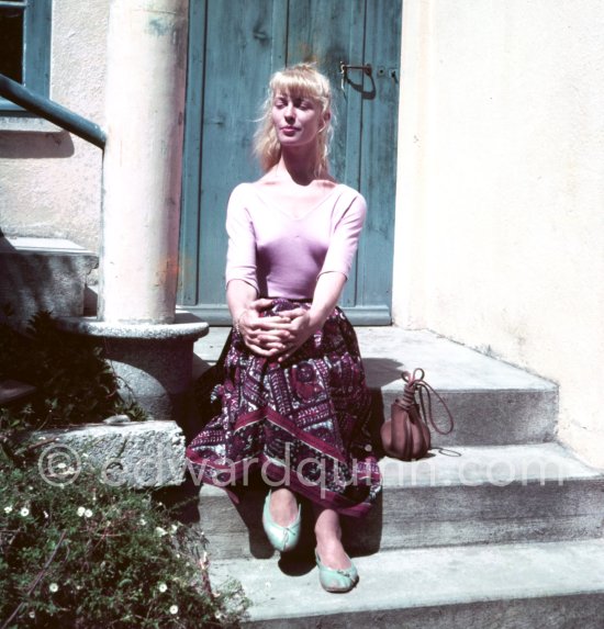 A young art student, Sylvette David, was chosen by Pablo Picasso as model in 1954 for a series of paintings and drawings. Vallauris 1954. - Photo by Edward Quinn