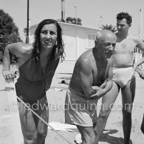 Pablo Picasso and Françoise Gilot at the beach. Golfe-Juan 1954. - Photo by Edward Quinn