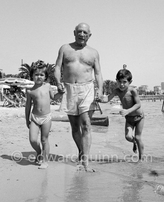 Pablo Picasso, Claude Picasso and Paloma Picasso at the beach. Golfe-Juan 1954. - Photo by Edward Quinn