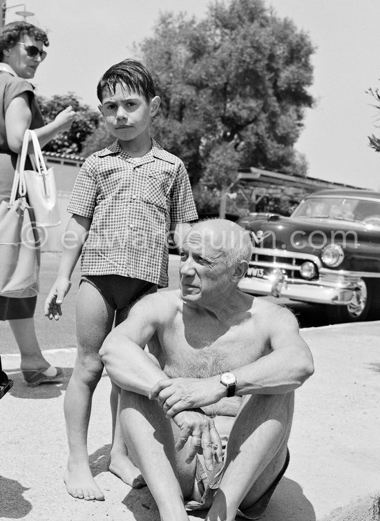 Pablo Picasso with Claude Picasso. Golfe-Juan 1954. Car: Cadillac Fleetwood 1952 - Photo by Edward Quinn