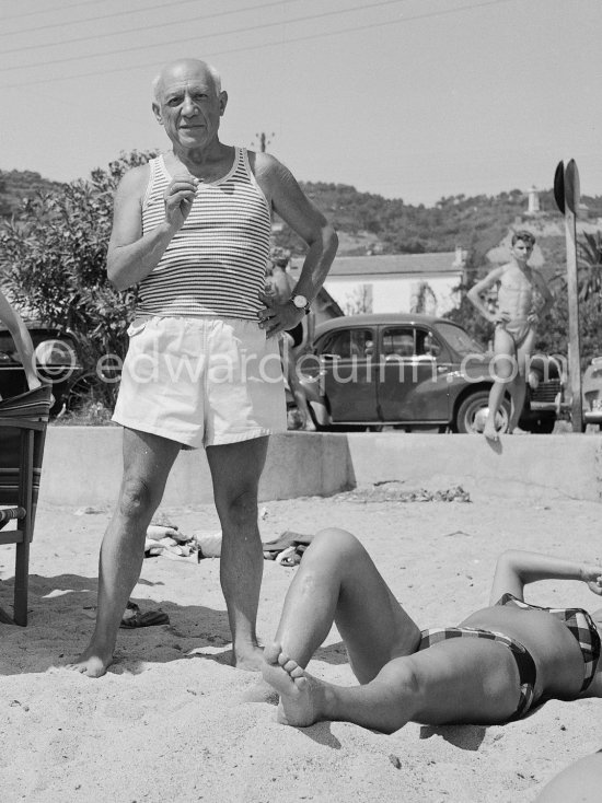 Pablo Picasso at the beach. Golfe-Juan 1954. - Photo by Edward Quinn